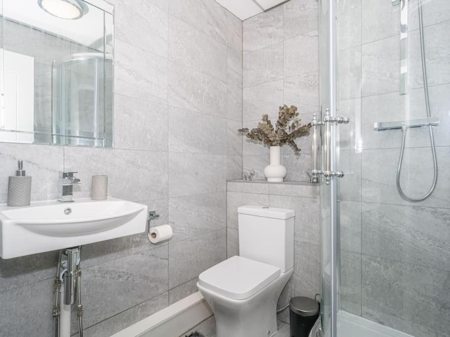 爱丁堡Luxury 2Bed 2Bath Flat In City Centre- Free Parking!公寓 外观 照片